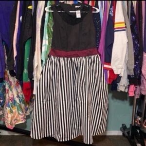 Disney parks pirates of the Caribbean dress shop dress M NWT